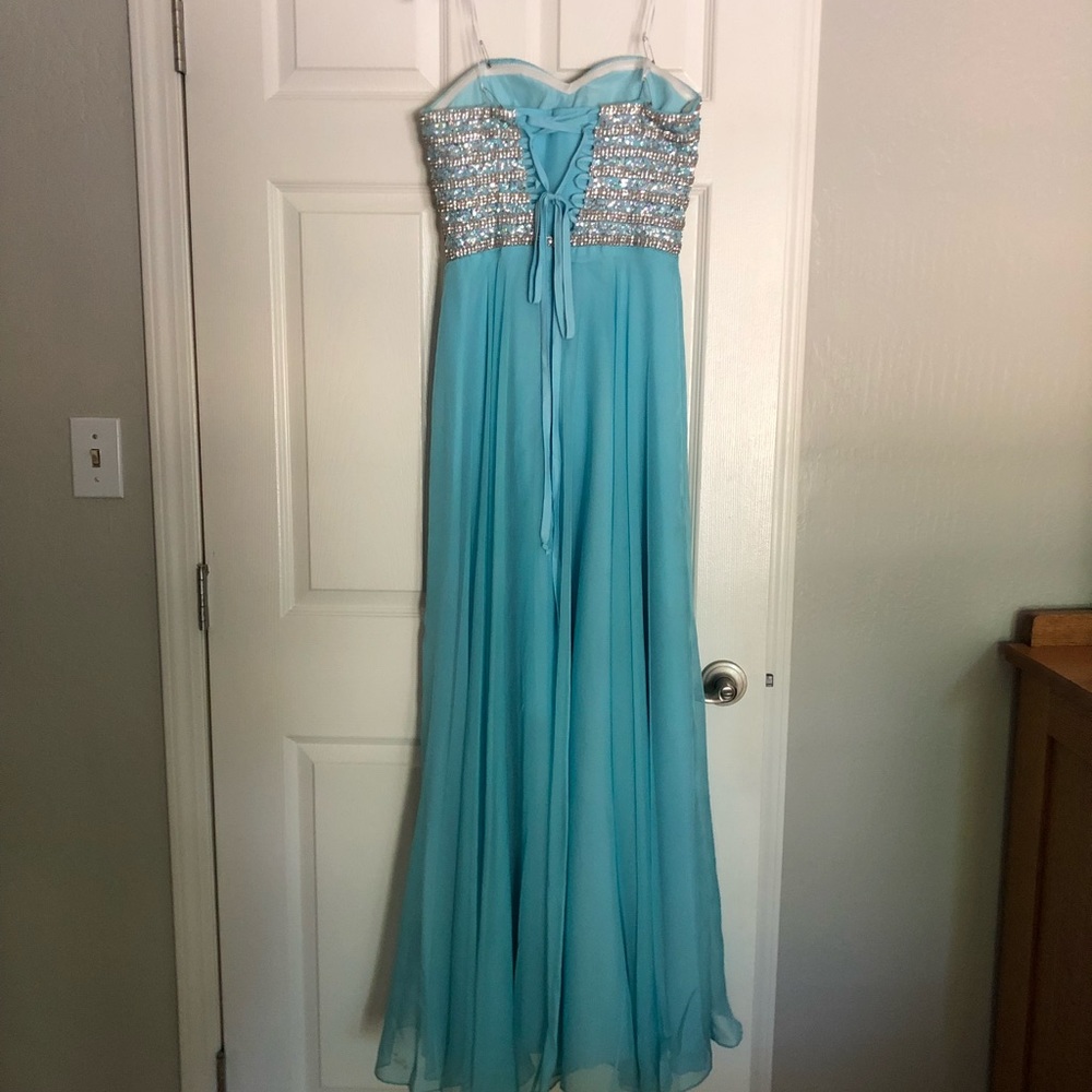 Prom dress - Picture 3 of 4